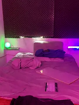 thesummerboy online show from September 2025 07:18:02 PM