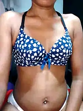 juliya Les online show from November 2025 12:26:01 PM