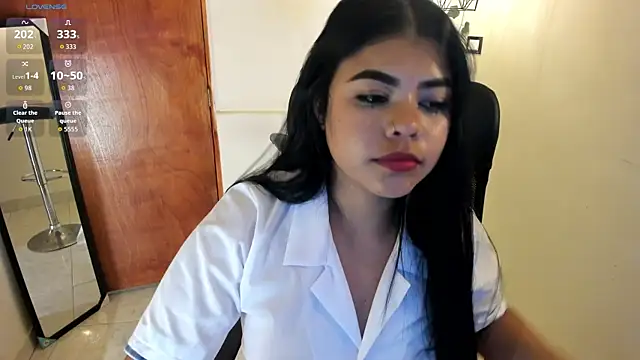 aitana-purple online show from November 2025 09:59:01 PM