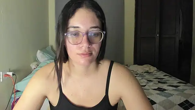 Snapshot of atenas_05_ chatting on June 2026 06:04:02 AM atenas 05 online show from June 2026 06:04:02 AM