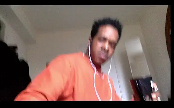 Snapshot of POPAYE972 chatting on February 2026 03:45:02 PM POPAYE972 online show from February 2026 03:45:02 PM