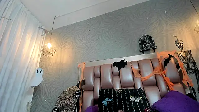 KOURTNEY-- online show from October 2025 01:39:02 AM