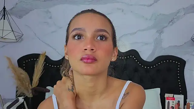 Snapshot of Carohorny4u chatting on May 2026 10:15:01 PM Carohorny4u online show from May 2026 10:15:01 PM