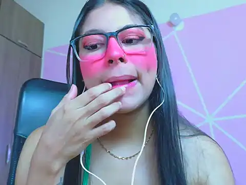 Snapshot of _ALLYSON18_ chatting on April 2026 12:29:02 PM ALLYSON18 online show from April 2026 12:29:02 PM