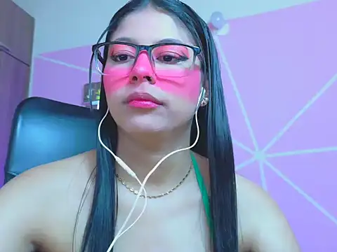Snapshot of _ALLYSON18_ chatting on May 2026 12:32:02 PM ALLYSON18 online show from May 2026 12:32:02 PM