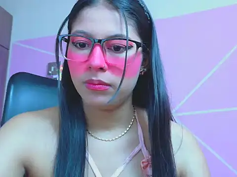 Snapshot of _ALLYSON18_ chatting on May 2026 12:01:02 PM ALLYSON18 online show from May 2026 12:01:02 PM