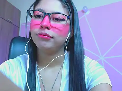 Snapshot of _ALLYSON18_ chatting on May 2026 11:51:02 AM ALLYSON18 online show from May 2026 11:51:02 AM