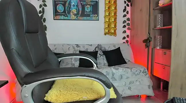 mikee scooth online show from January 2025 02:15:01 PM