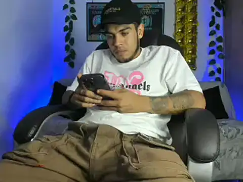 mikee scooth online show from January 2025 02:57:02 AM