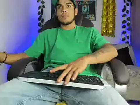 mikee scooth online show from January 2025 08:30:02 PM