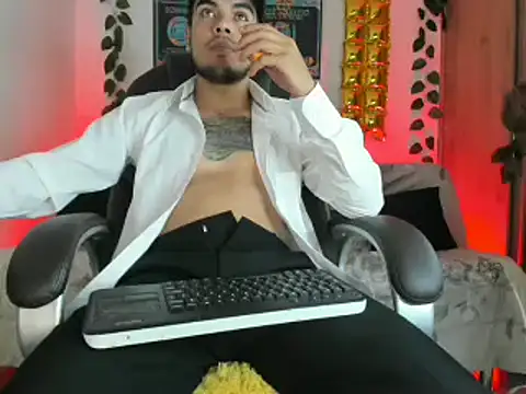 mikee scooth online show from January 2025 03:15:01 AM