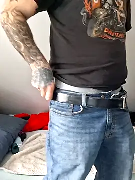 PNTlooker256 online show from February 2026 06:15:02 PM