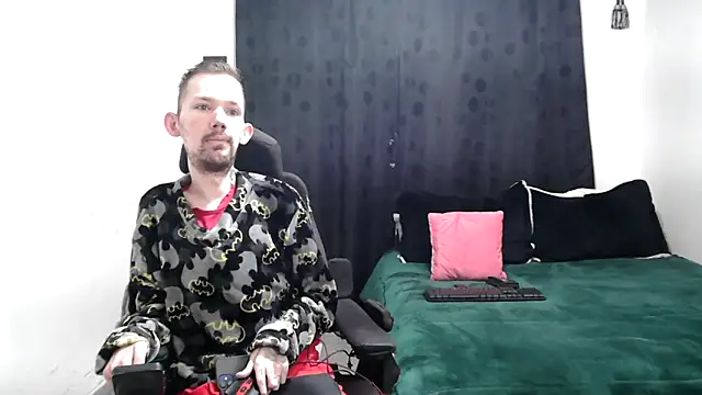 Snapshot of Sophia_and_Thomas chatting on March 2025 10:28:02 AM Sophia and Thomas online show from March 2025 10:28:02 AM