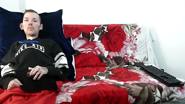 Sophia and Thomas online show from December 2025 09:43:02 PM