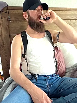 Icebearsticlese online show from February 2026 09:53:01 PM