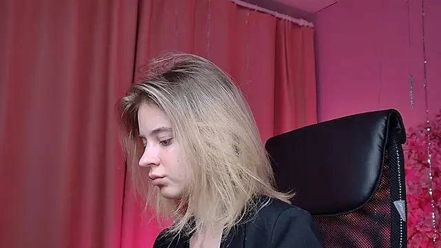 TinaDavil online show from February 2026 01:15:02 PM