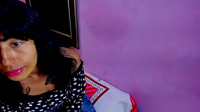 karolinee 66  online show from October 2025 02:40:01 PM