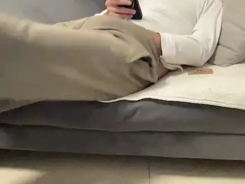 4small4inchlol online show from December 2025 12:40:01 AM