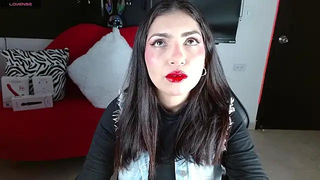 Snapshot of Carolaine69_ chatting on April 2026 01:25:02 PM Carolaine69 online show from April 2026 01:25:02 PM