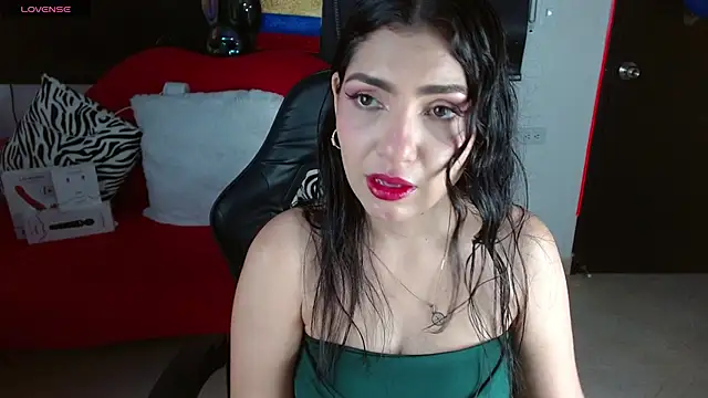 Snapshot of Carolaine69_ chatting on June 2026 01:37:01 PM Carolaine69 online show from June 2026 01:37:01 PM