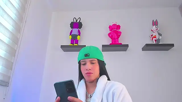 Gangster Girl online show from December 2024 04:25:02 PM