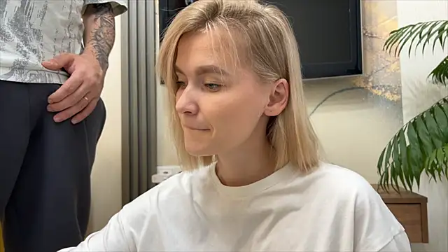 Adelovenick online show from November 2025 11:56:01 AM