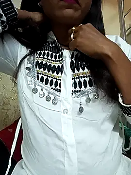 Snapshot of Simran-Simran chatting on December 2024 06:05:01 PM Simran-Simran online show from December 2024 06:05:01 PM