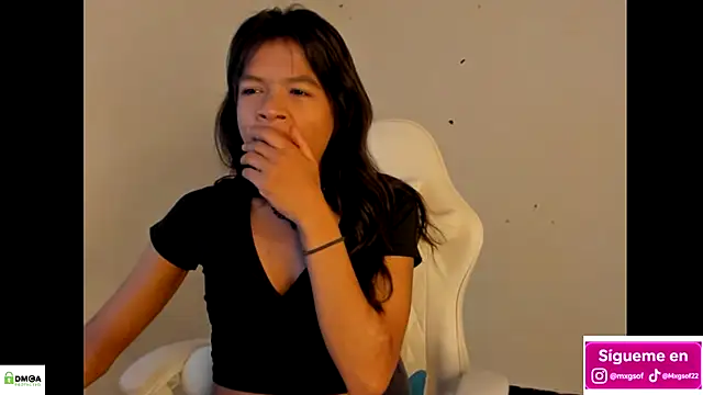 meganthompsonn22 online show from November 2025 12:11:01 PM