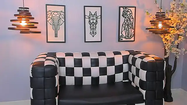 Snapshot of SARAFOXX_ chatting on December 2024 06:11:01 PM SARAFOXX online show from December 2024 06:11:01 PM