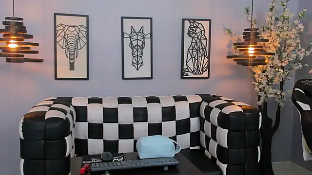 Snapshot of SARAFOXX_ chatting on December 2024 02:06:02 PM SARAFOXX online show from December 2024 02:06:02 PM