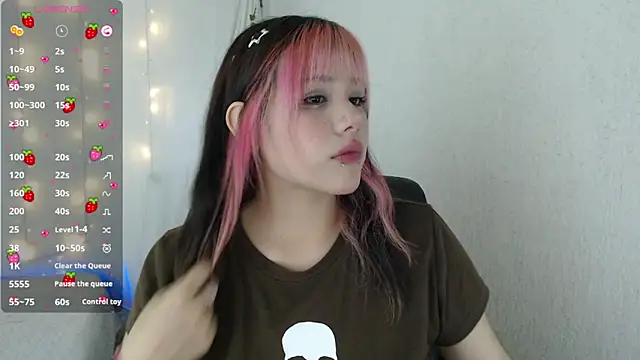 mixie cute online show from December 2024 08:58:02 PM