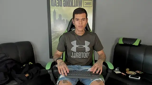 jamesinked  online show from February 2025 06:51:01 PM