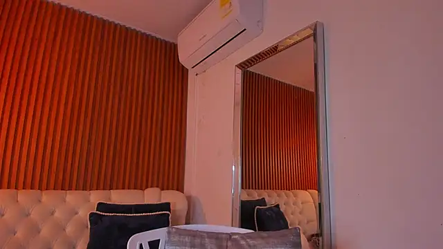 RosarioCruzz online show from March 2026 12:12:02 PM