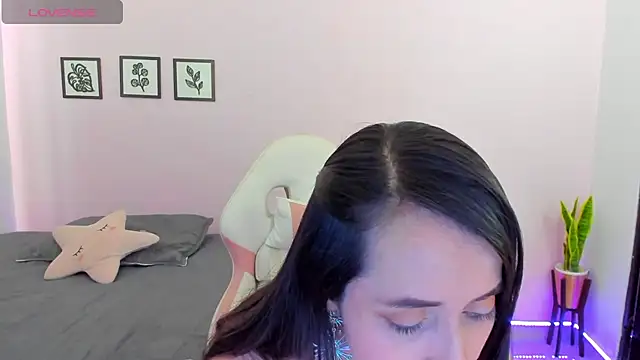 sophie pazz online show from October 2025 04:13:02 PM