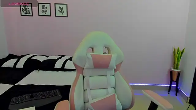 sophie pazz online show from March 2026 10:36:02 PM