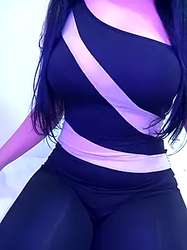 Snapshot of Almas_Queen chatting on December 2024 03:30:01 AM Almas Queen online show from December 2024 03:30:01 AM