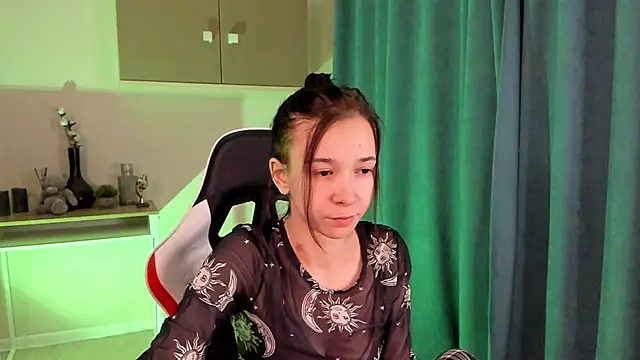 Snapshot of LilithStrangfor chatting on December 2024 04:55:02 AM LilithStrangfor online show from December 2024 04:55:02 AM