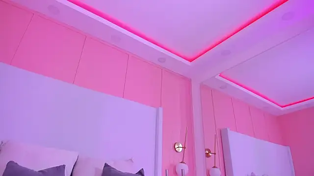 shaina vasquez online show from December 2025 07:32:01 PM