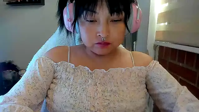Snapshot of Shaddycute_ chatting on June 2026 04:17:02 PM Shaddycute online show from June 2026 04:17:02 PM