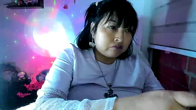 Snapshot of Shaddycute_ chatting on June 2026 01:33:01 AM Shaddycute online show from June 2026 01:33:01 AM