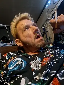 gettinit2wice online show from December 2025 04:50:02 AM