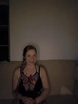 katiestevens online show from December 2025 10:06:02 PM