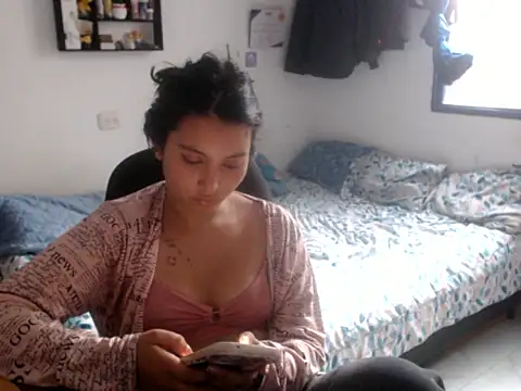 Snapshot of HannaKlein chatting on January 2026 06:44:02 PM HannaKlein online show from January 2026 06:44:02 PM