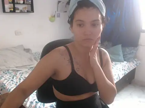 Snapshot of HannaKlein chatting on January 2026 01:50:01 PM HannaKlein online show from January 2026 01:50:01 PM