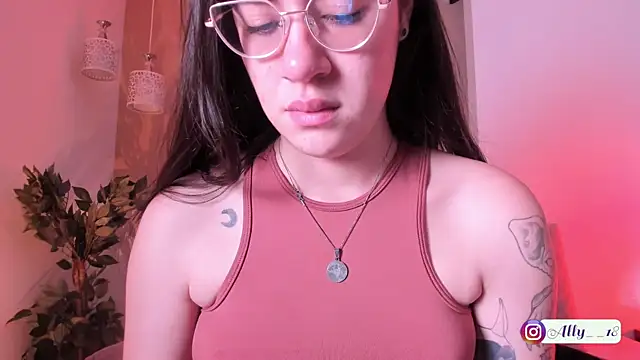 Snapshot of Ally_addams chatting on September 2025 04:01:02 AM Ally addams online show from September 2025 04:01:02 AM