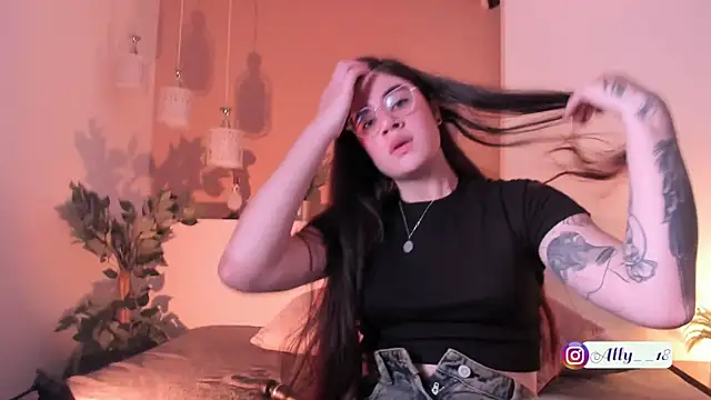 Snapshot of Ally_addams chatting on September 2025 05:09:02 AM Ally addams online show from September 2025 05:09:02 AM