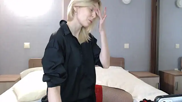 AvelinaLeoni online show from March 2025 06:01:01 AM