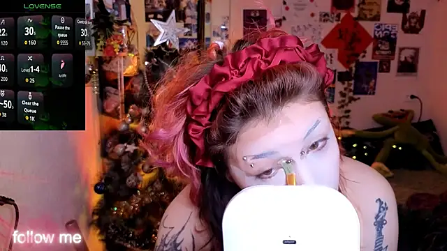 Alex Howell online show from December 2025 08:27:01 PM