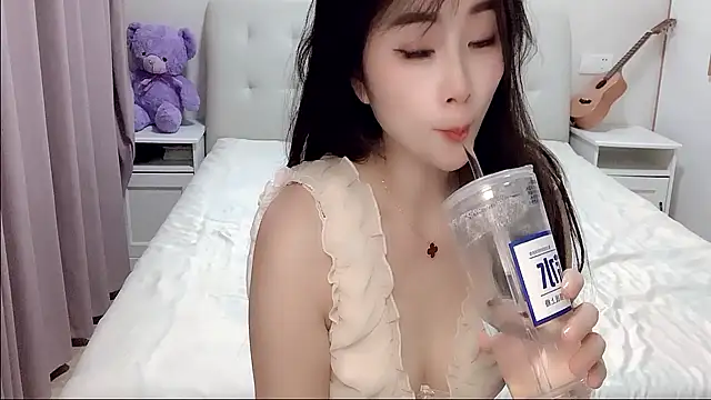 aisha123123 online show from November 2025 02:52:02 PM