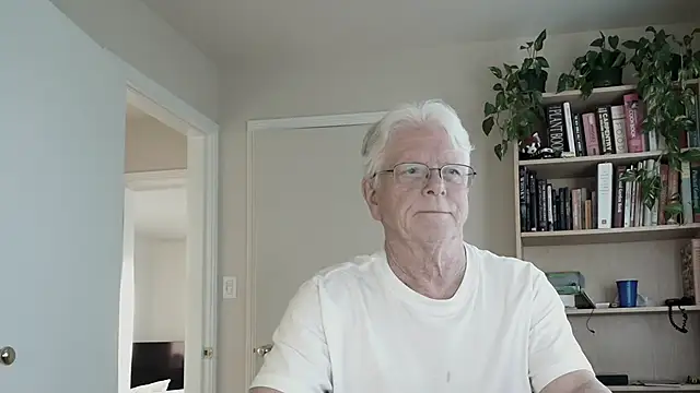 Snapshot of fun4john chatting on March 2026 03:52:01 PM fun4john online show from March 2026 03:52:01 PM